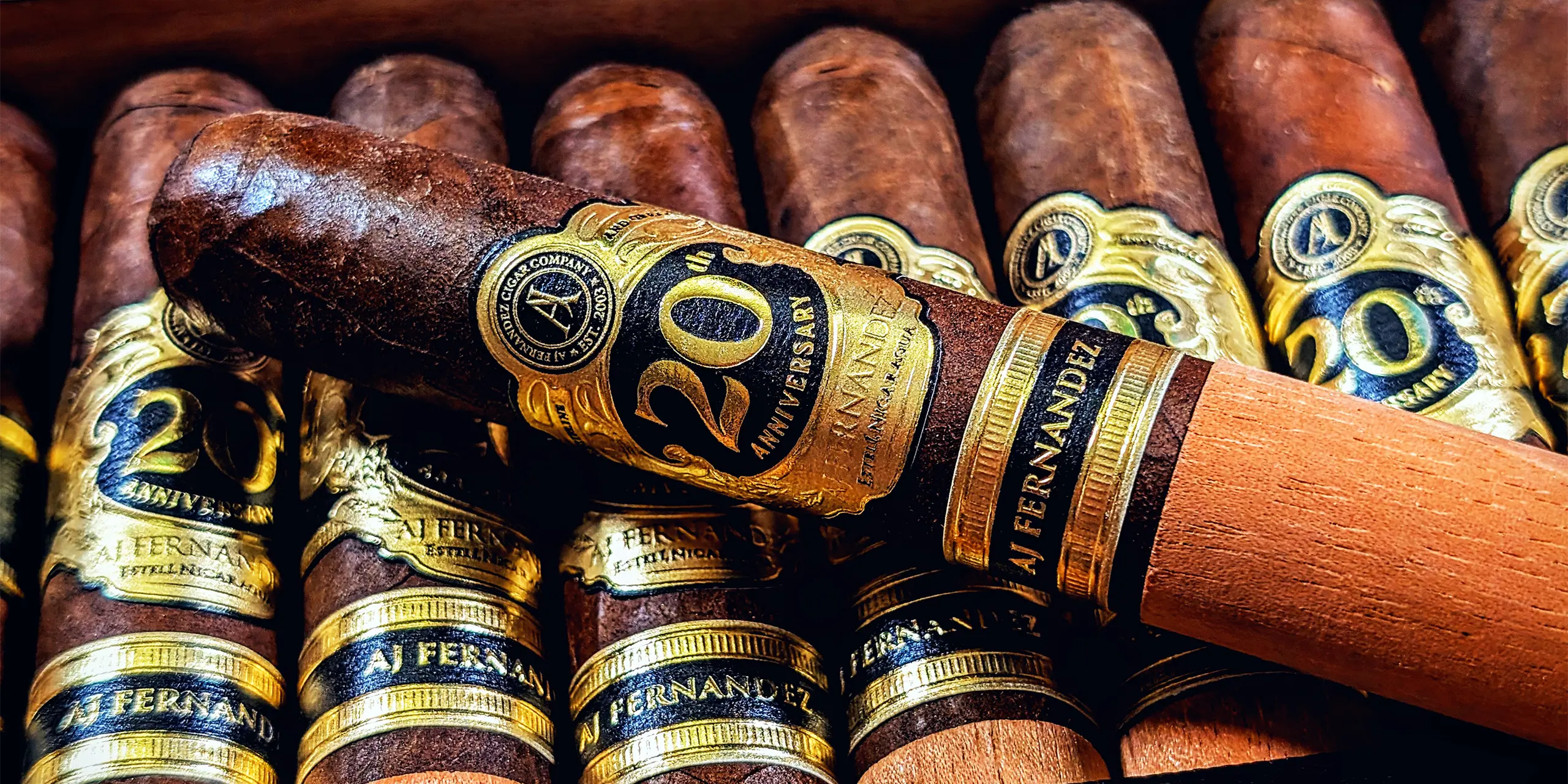 AJ Fernandez 20th Anniversary – Toro (6 x 56)_HEADER_01
