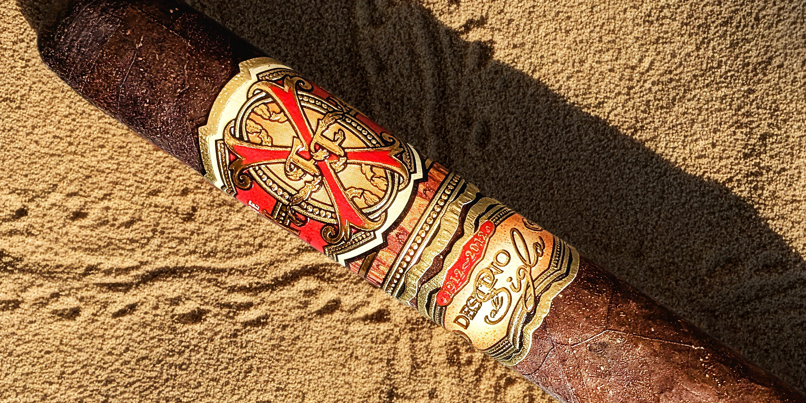 AF FFOX Destino al Siglo Scorpio Maduro – Toro (BP) (5.75 x 56)_HEADER_01