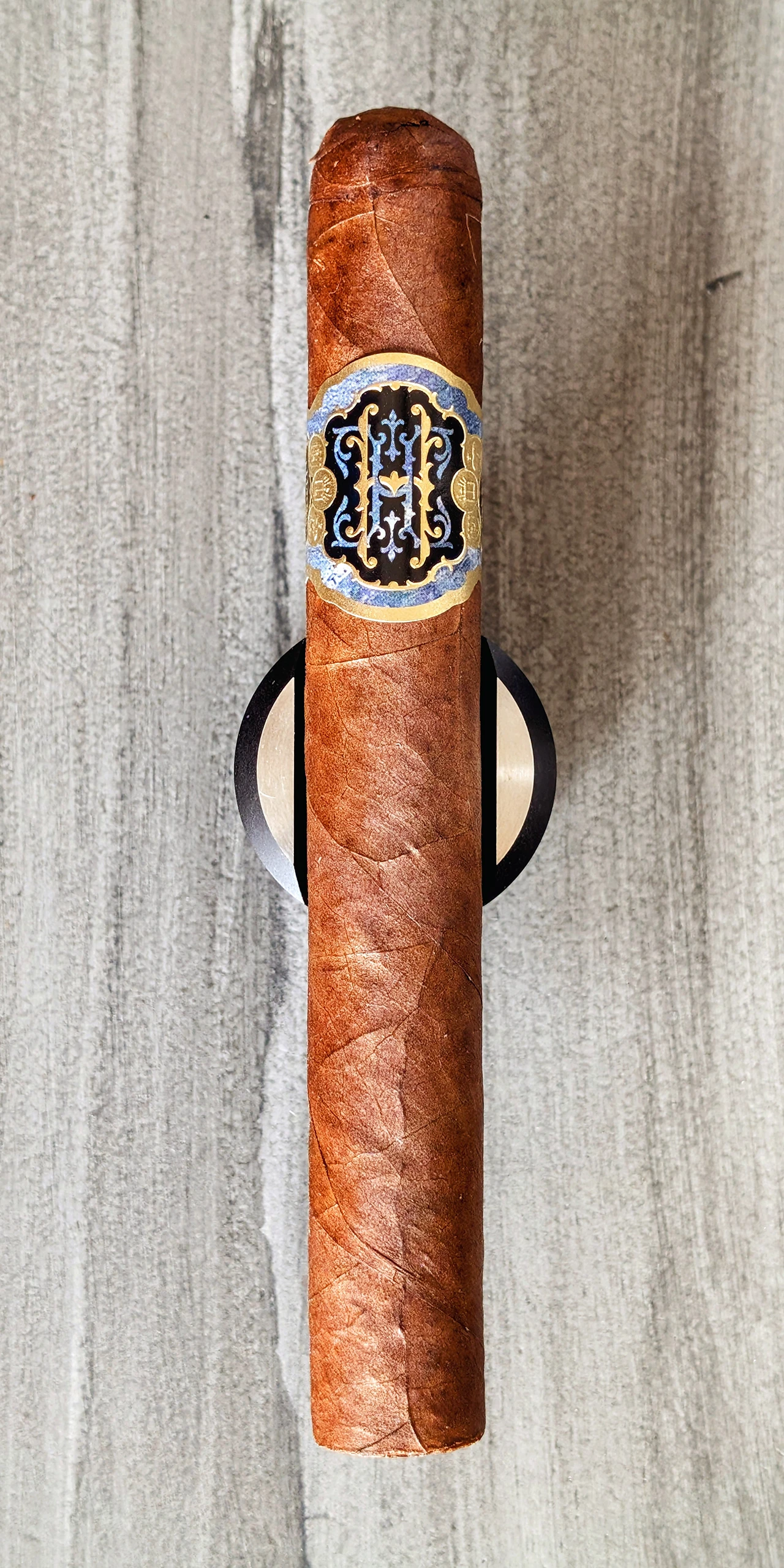 Avowed Hallowed Hands - Toro (6 x 52)