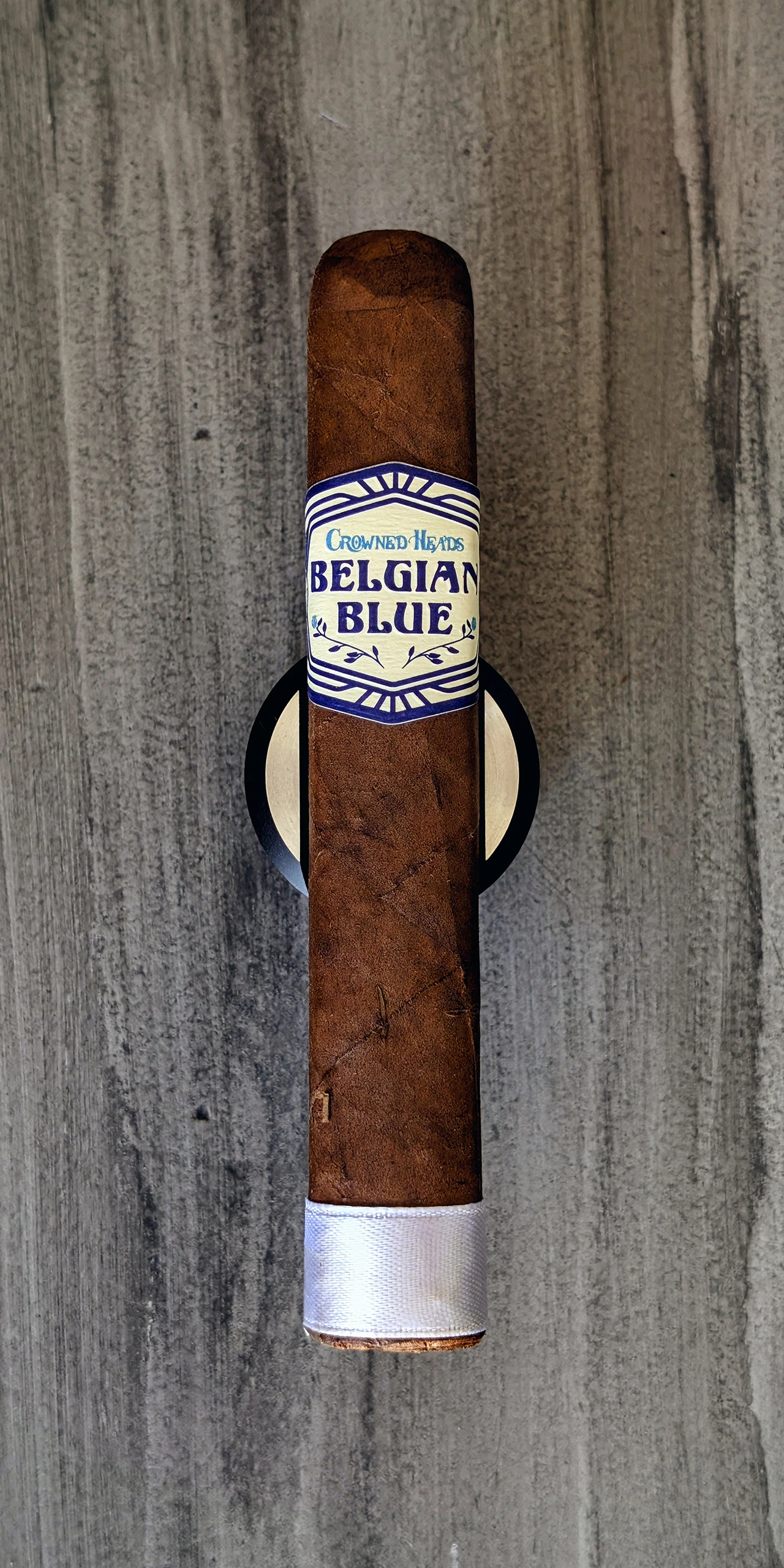 Crowned Heads Belgian Blue Limited Edition 2025 - Robusto Grande (Box Press) (5.5 x 56) v2