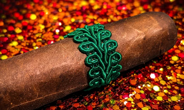 Definition Pi5ot (Green Band) – Toro (6 x 52)