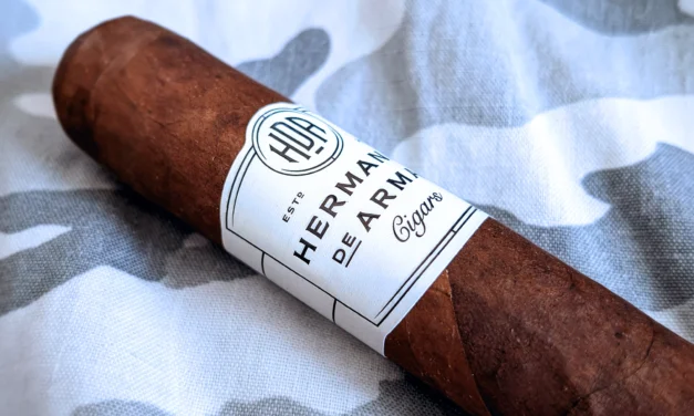 Hermanos de Armas Veiled Mutiny – Toro (6 x 54)