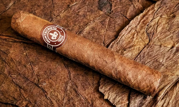 Montecristo Dark (No. 444) – Petit Corona (4 x 44)