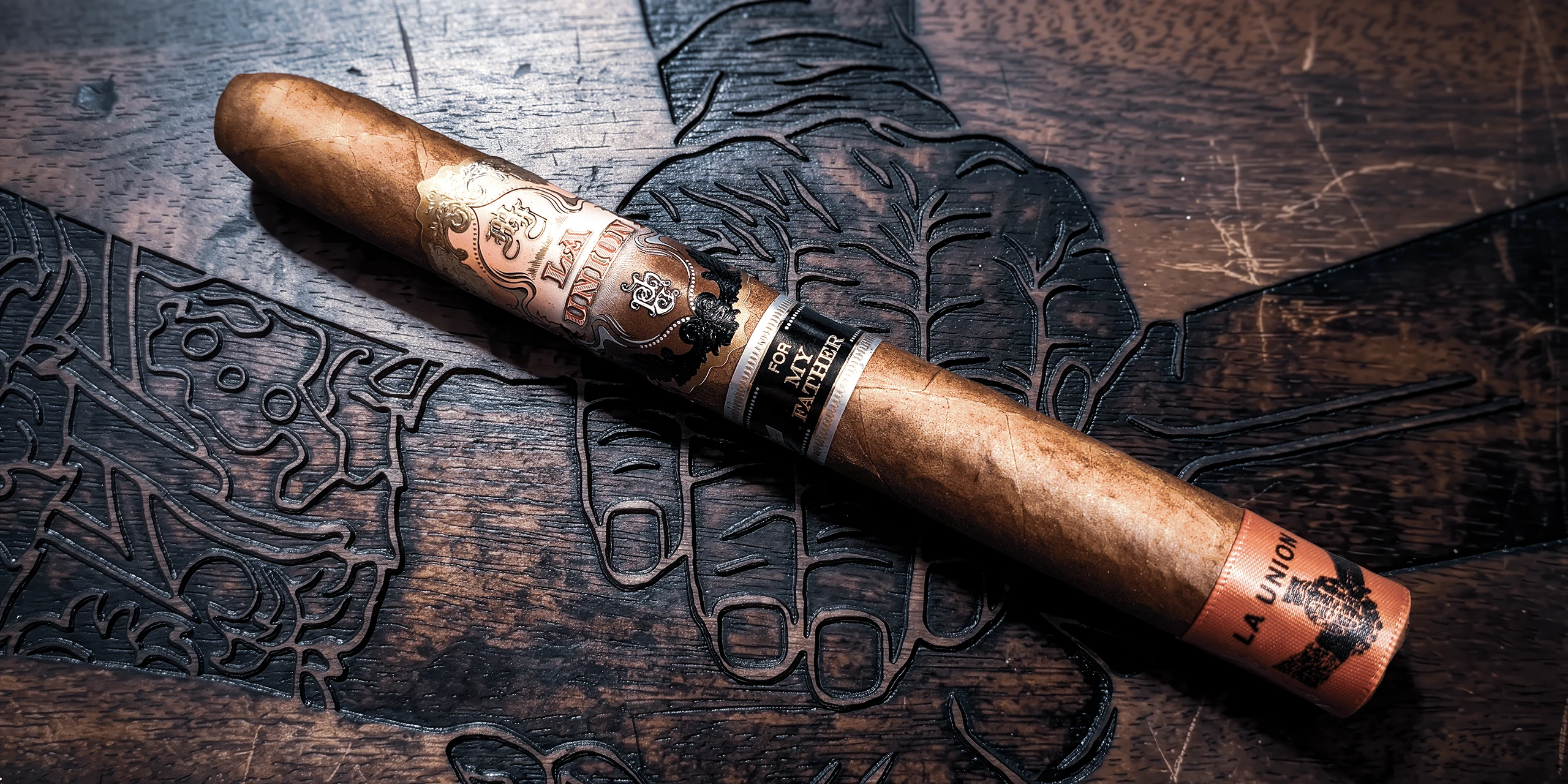 MF-T La Union – Tat for MF (Black Humidor) – Double Corona (7.25 x 50)_HEADER_01b