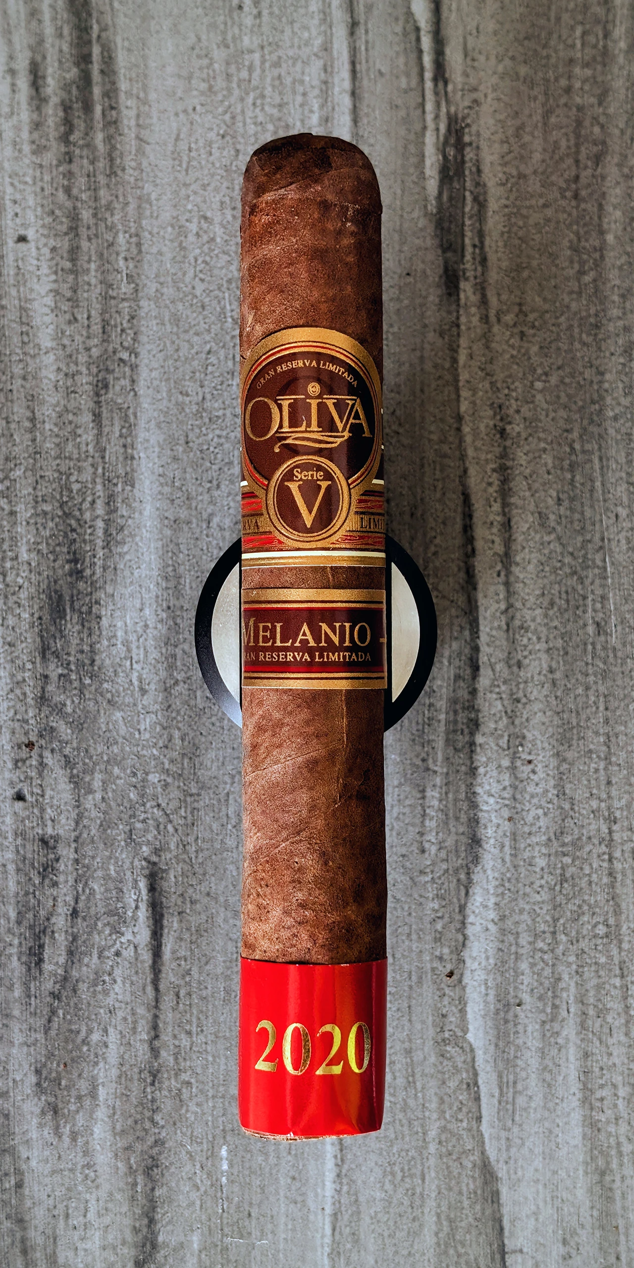 Oliva Serie V Melanio Edición Limitada 2020 - Toro (6 x 54)