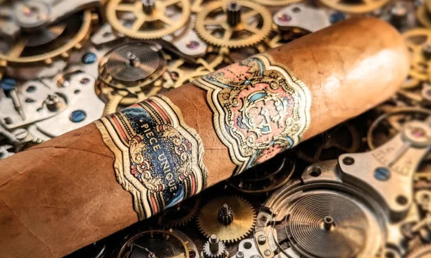 Warped Gellis Family Piece Unique – Toro (6 x 52)